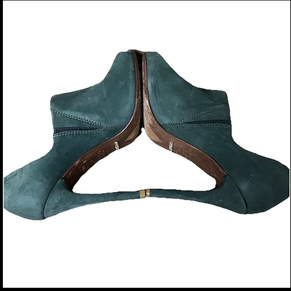 Schutz Green Suede D’Orsay Peep Toe Pumps 6B Women’s High Heel Classic Elegant - Picture 7 of 11